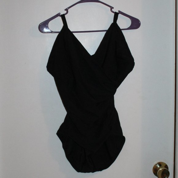 International Concepts One Piece Women's Swimsuit - Picture 1 of 2